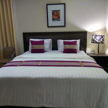 Puri Ratna Joewita Bed & Breakfast Batusangkar Room photo